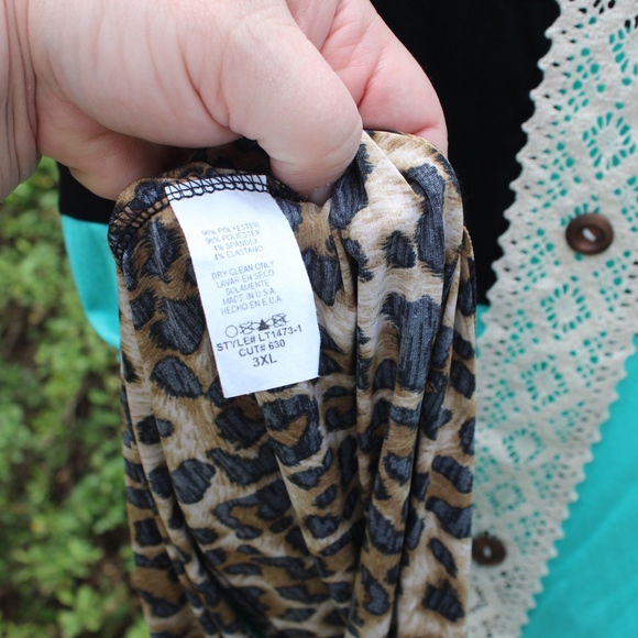 Black & Turquoise Top with leopard accents - 3XL - Picture 4 of 6